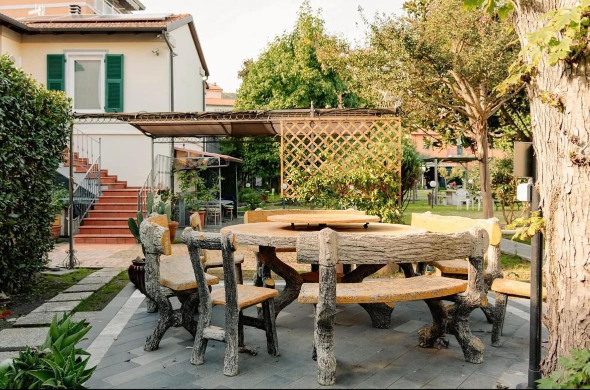 La Casetta Dei Sogni La Spezia Bagian luar foto